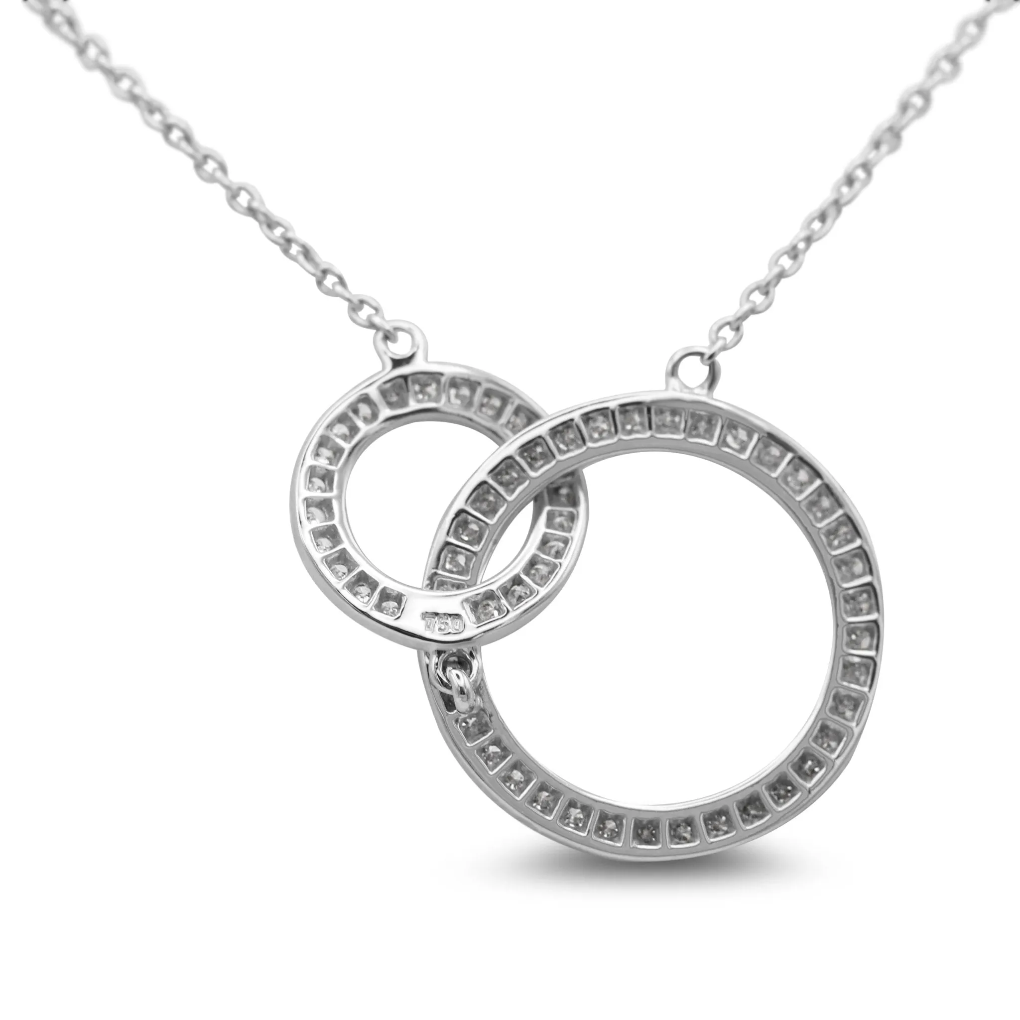 18ct White Gold Diamond Circles Pendant Necklace 17"