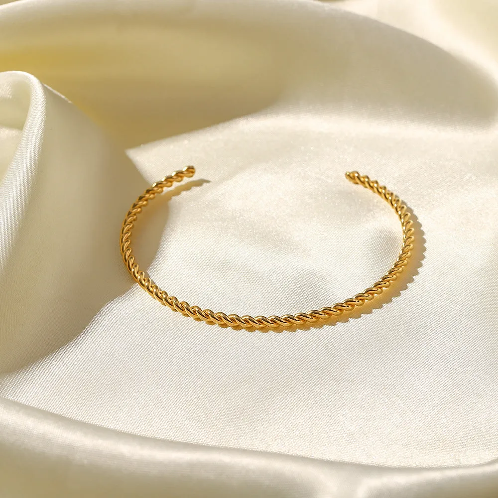 18K Gold Fine Twist Open Bracelet