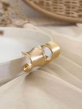 C Shaped Curve Earrings