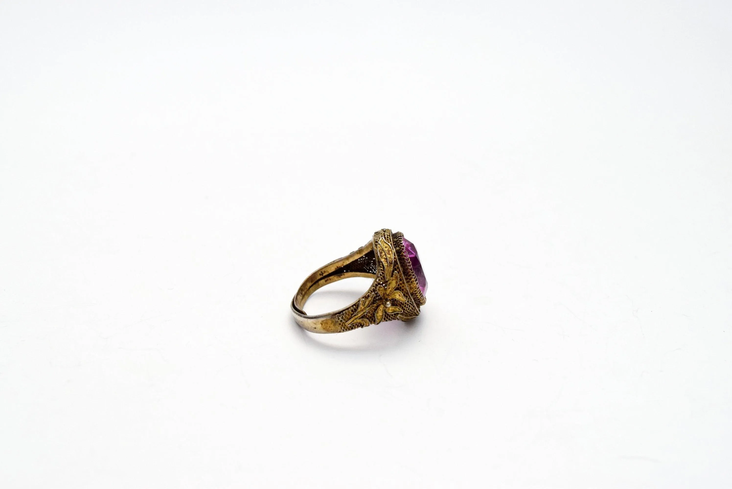 Chinese Export Ring with Purple Oval Cabochon