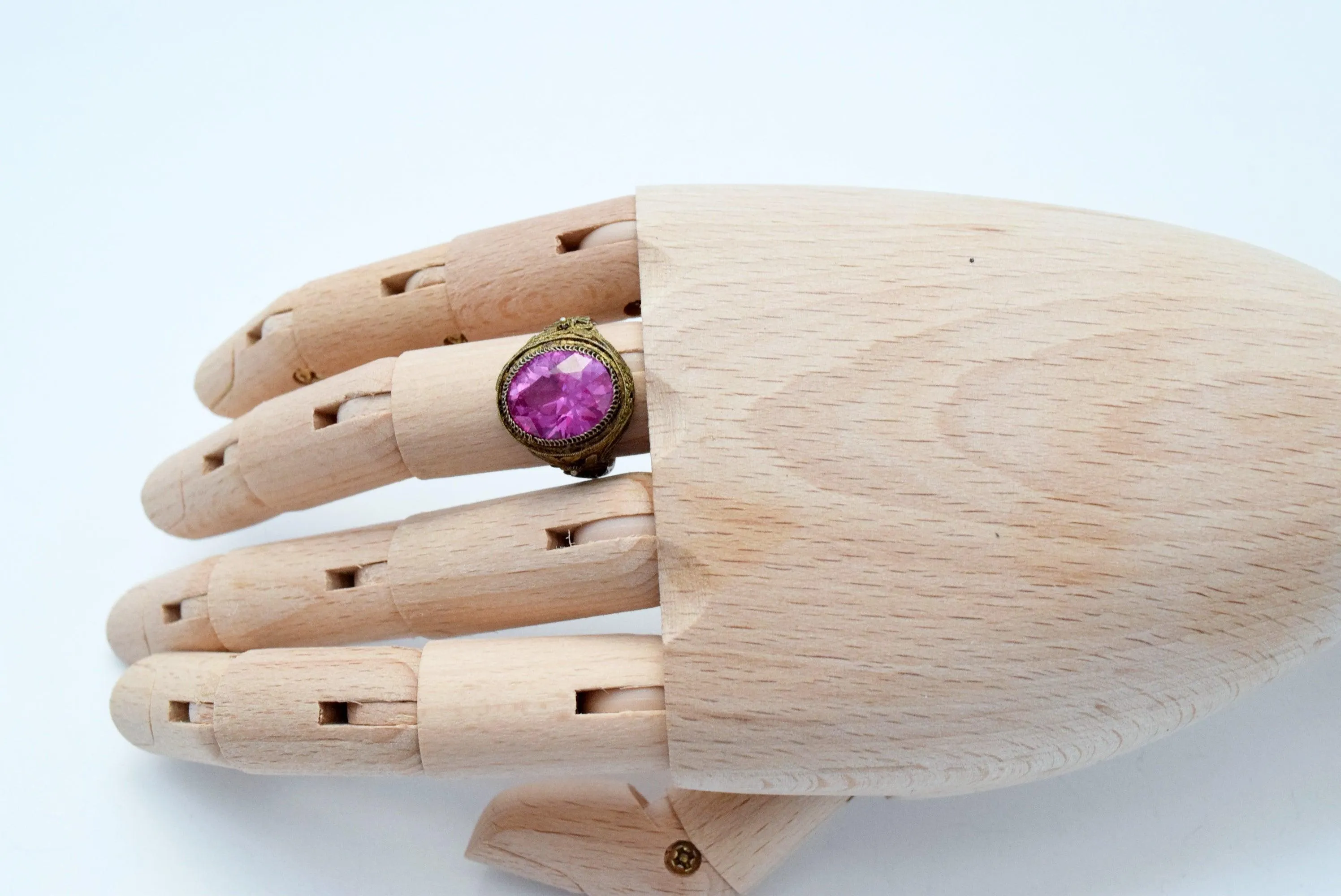 Chinese Export Ring with Purple Oval Cabochon