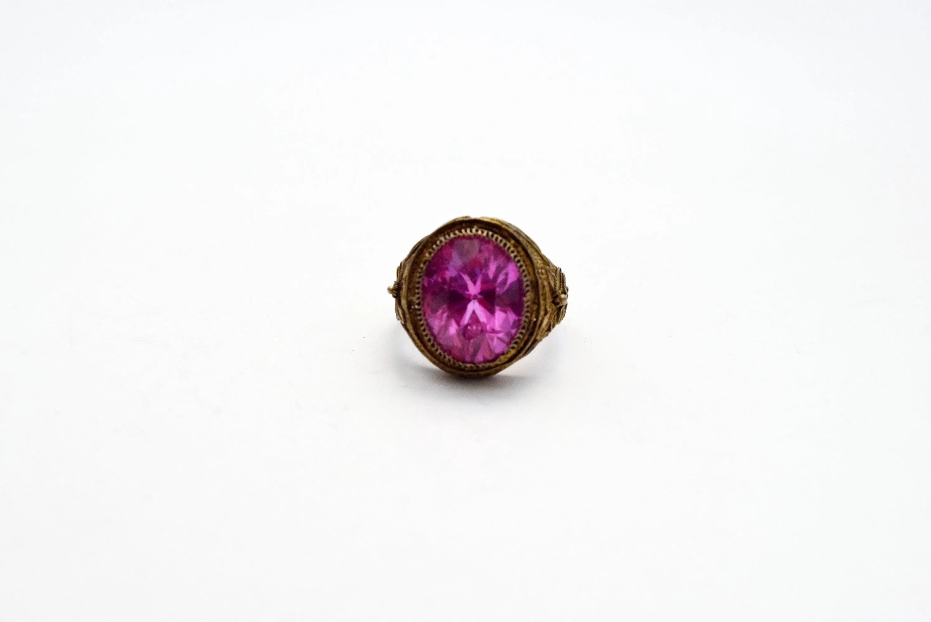 Chinese Export Ring with Purple Oval Cabochon