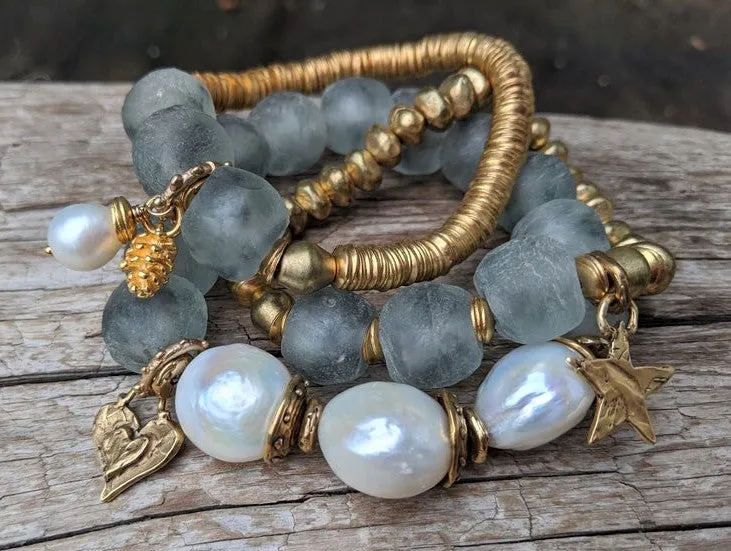 Gray Sea Glass Elastic Bracelet with Pine Cone and Pearl Charms