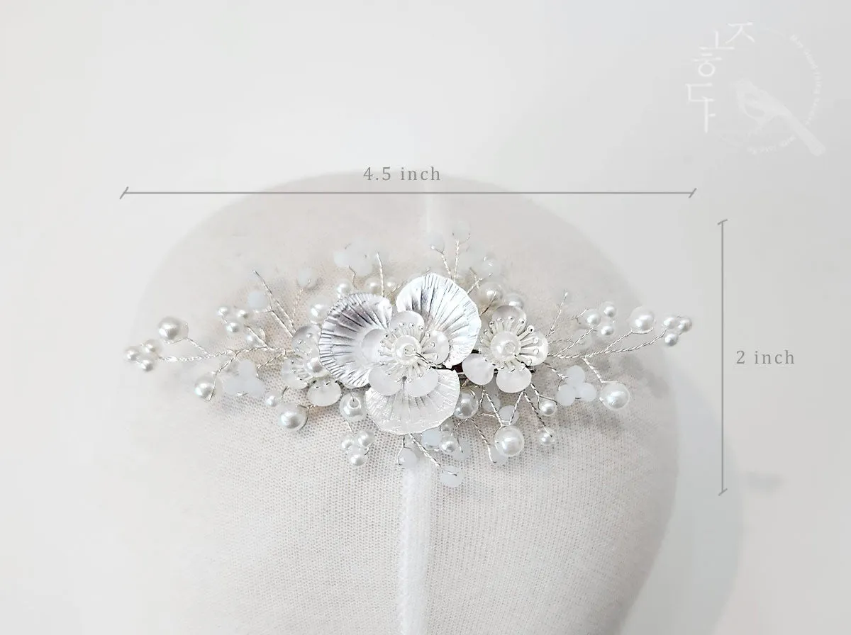 Metal Flower with Pearl Hair Pin (2 Colors)