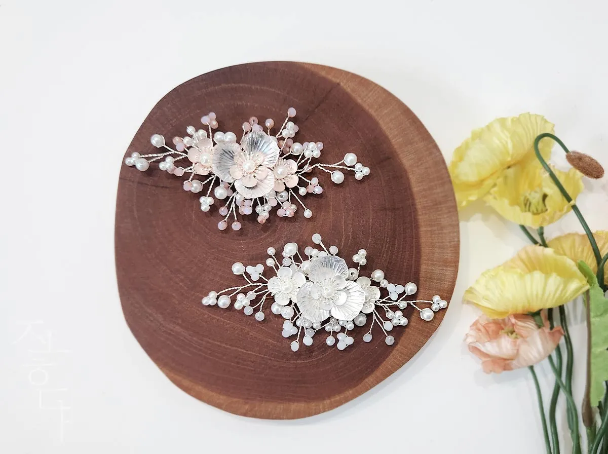 Metal Flower with Pearl Hair Pin (2 Colors)
