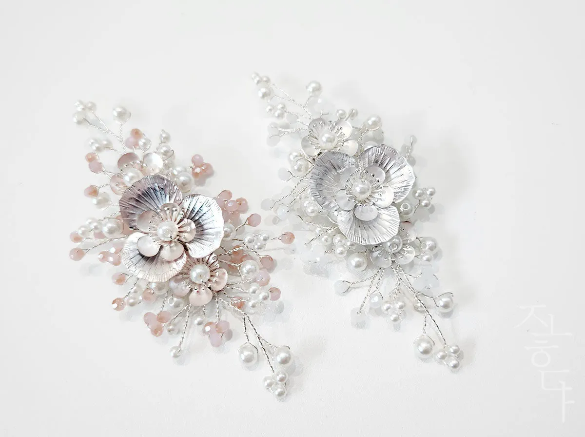 Metal Flower with Pearl Hair Pin (2 Colors)
