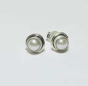 Round Pearl Studs (CH63)