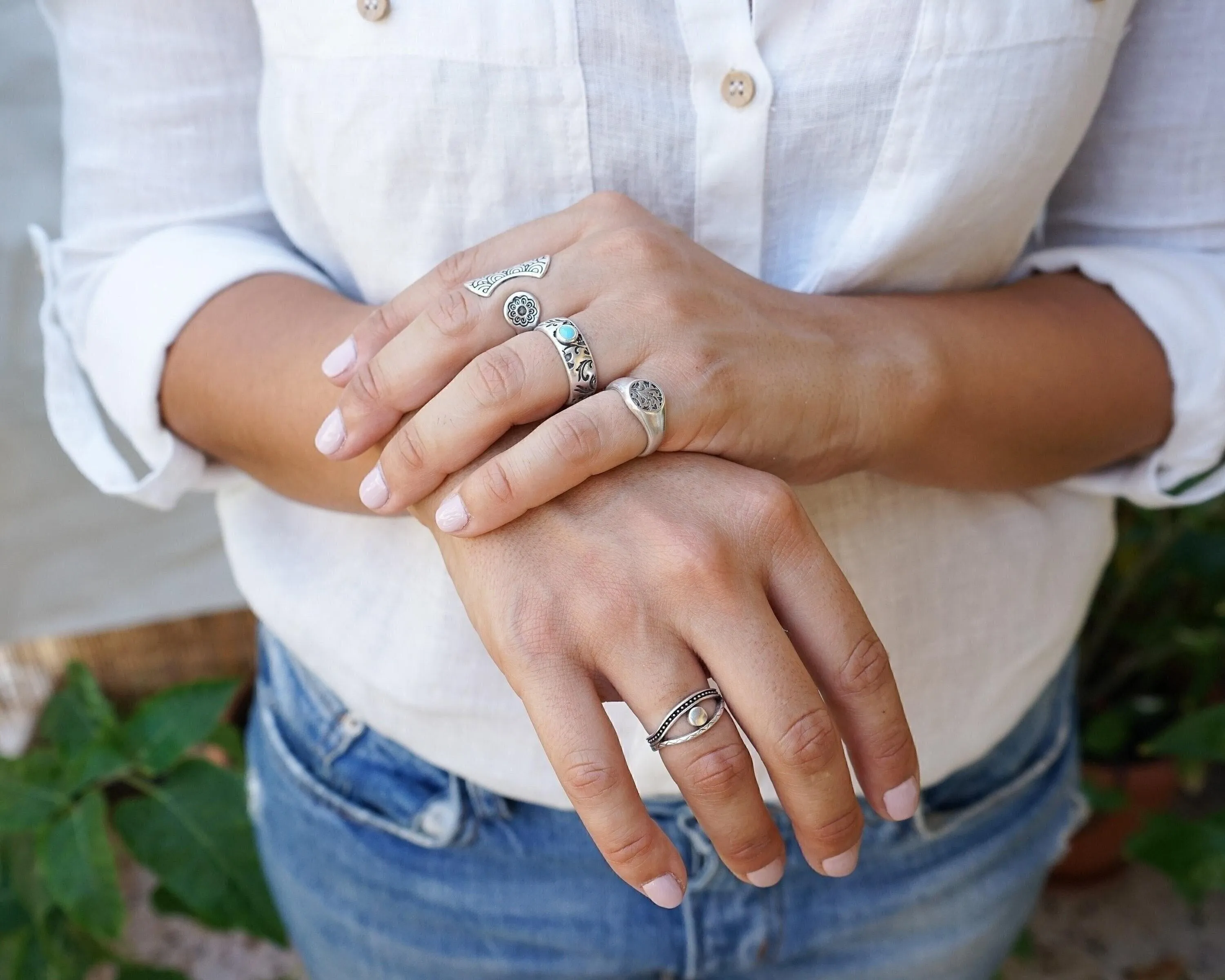 Silver Floral-Pattern Engraved Band Ring