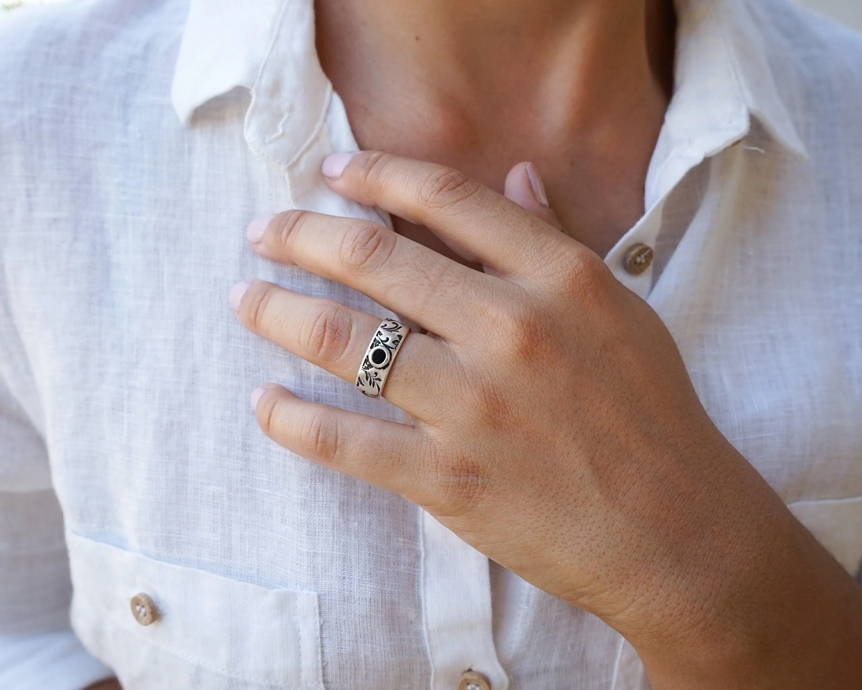 Silver Floral-Pattern Engraved Band Ring
