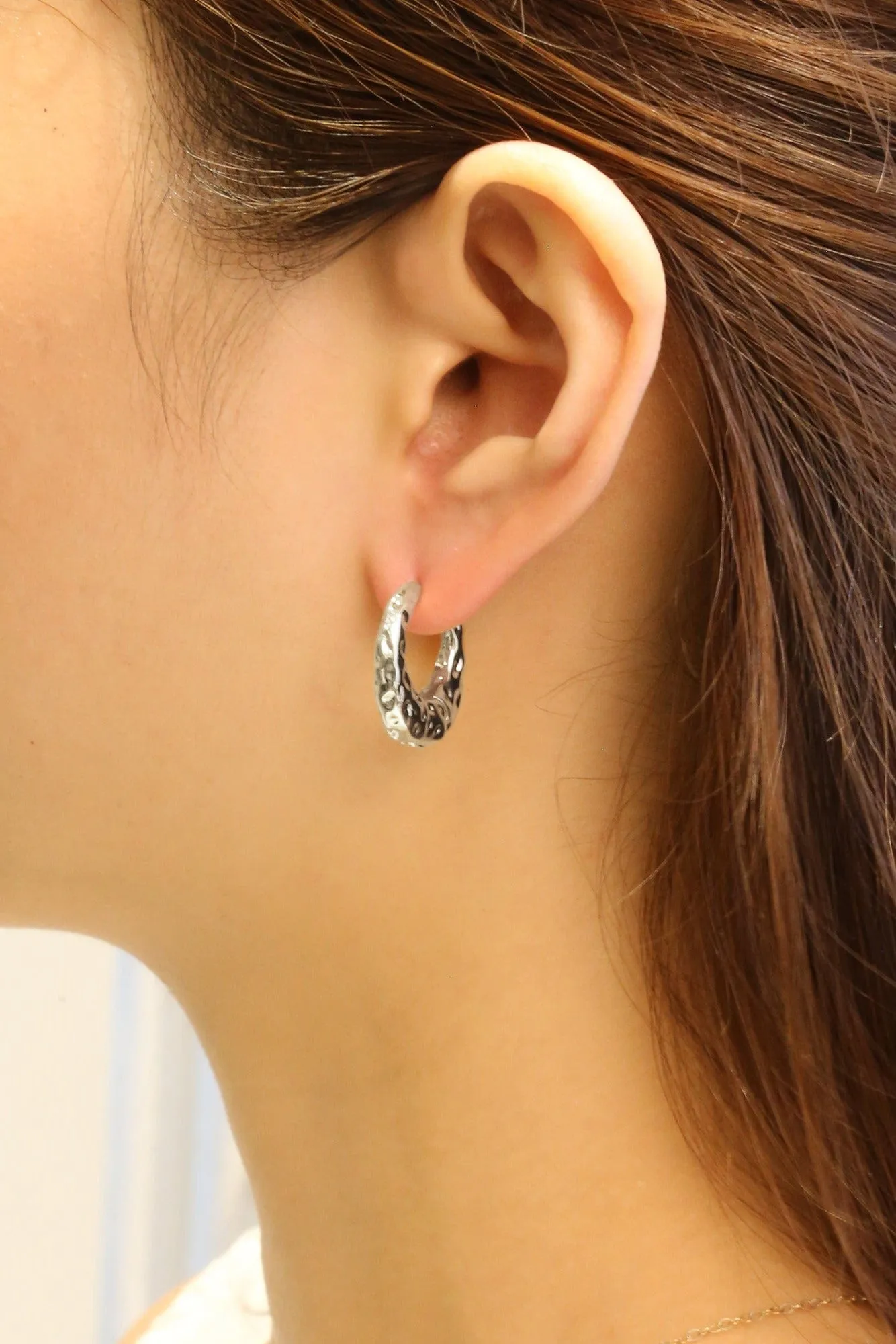 SJE310490 14K Gold-Dipped Textured Hoop Earrings