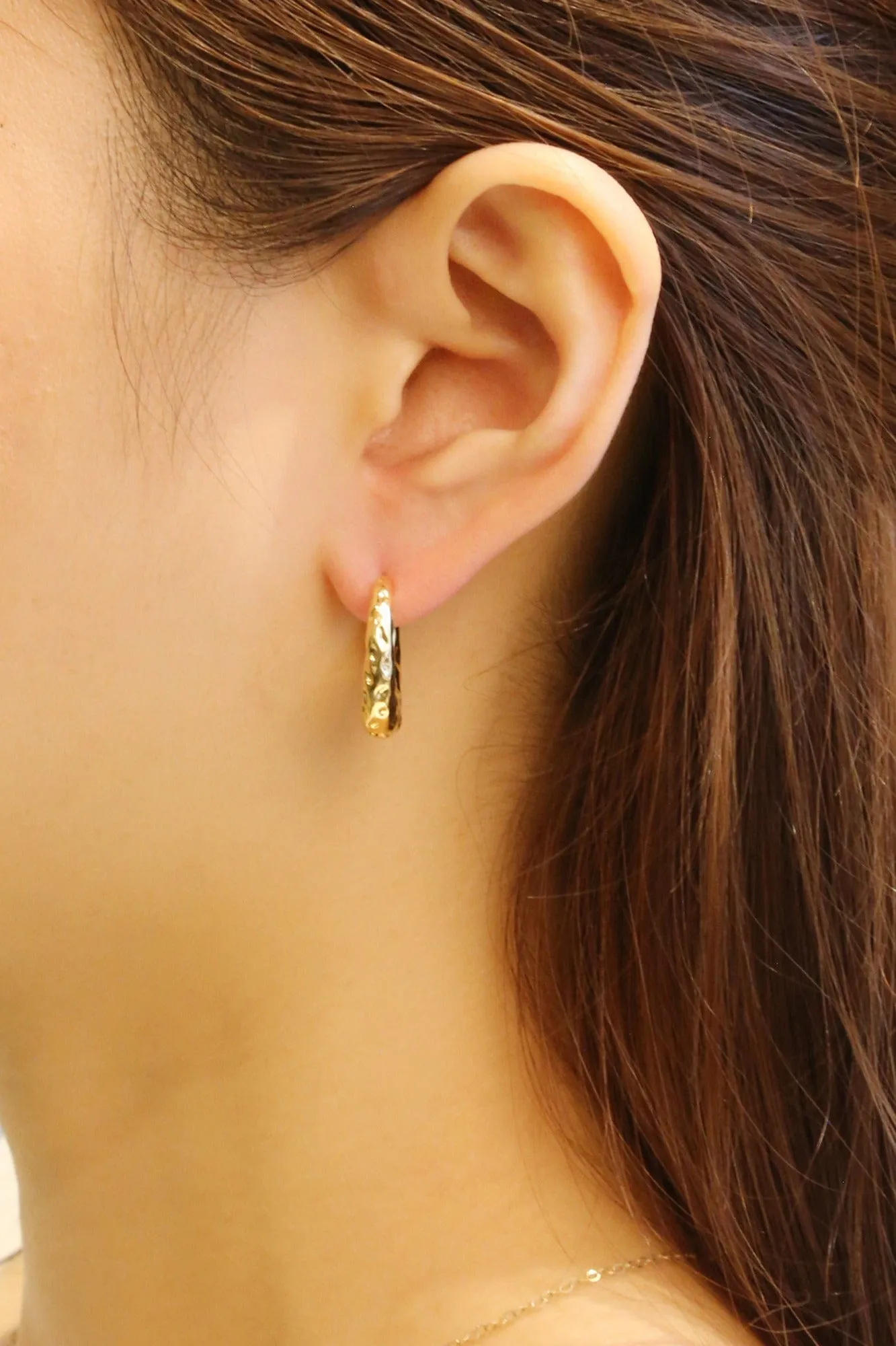 SJE310490 14K Gold-Dipped Textured Hoop Earrings