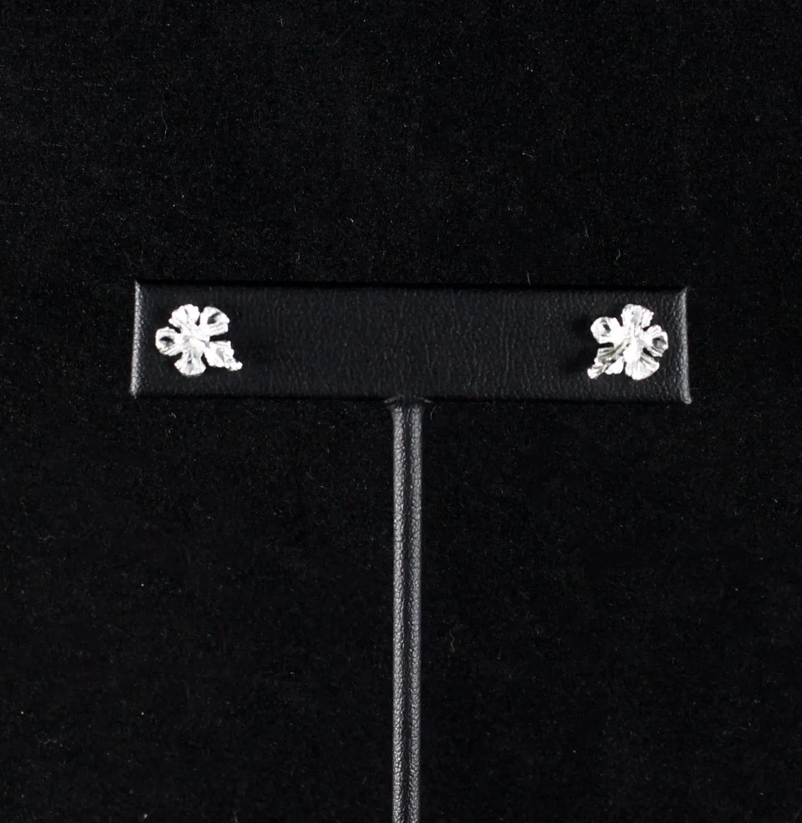 Small Hibiscus Flower Stopper Stud Earring