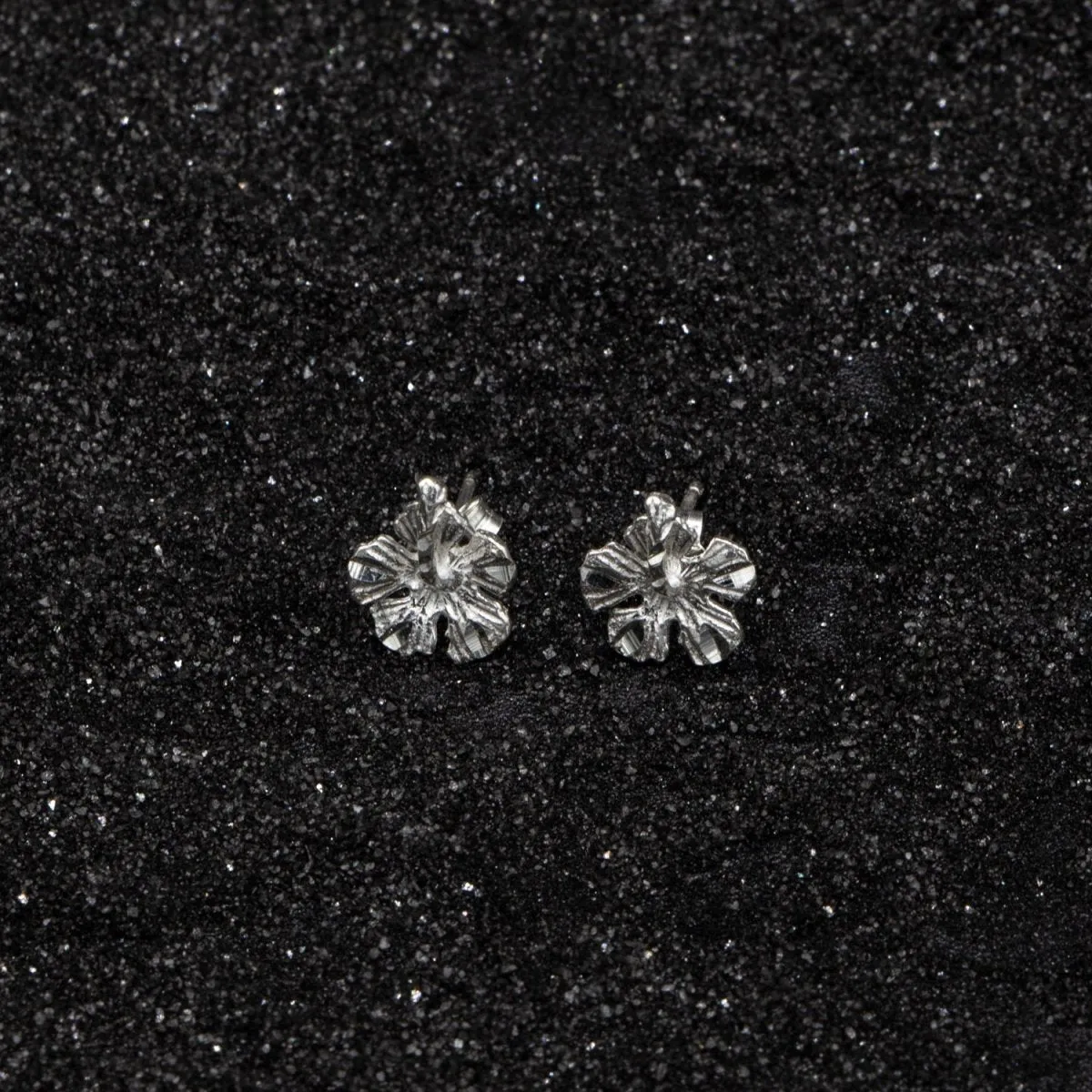 Small Hibiscus Flower Stopper Stud Earring