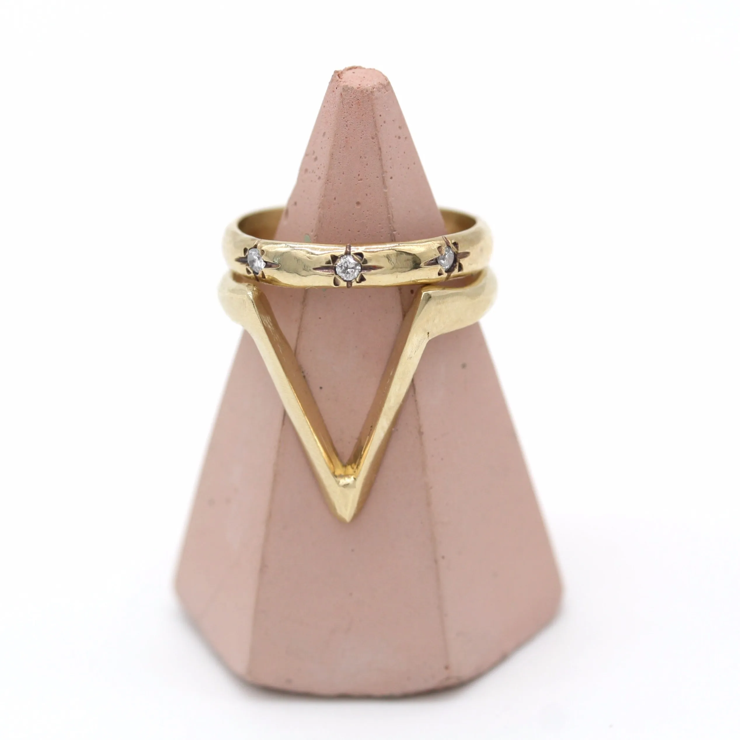 Triangle peak ring-small peak
