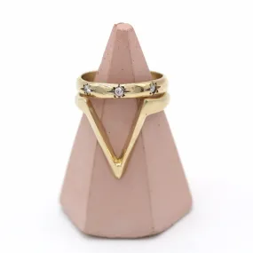 Triangle peak ring-small peak