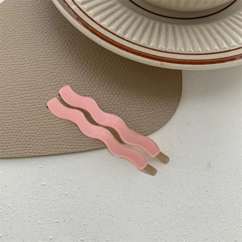 VAIGE Vibrant Geometric Metal Resin Hair Clips in Multicolor
