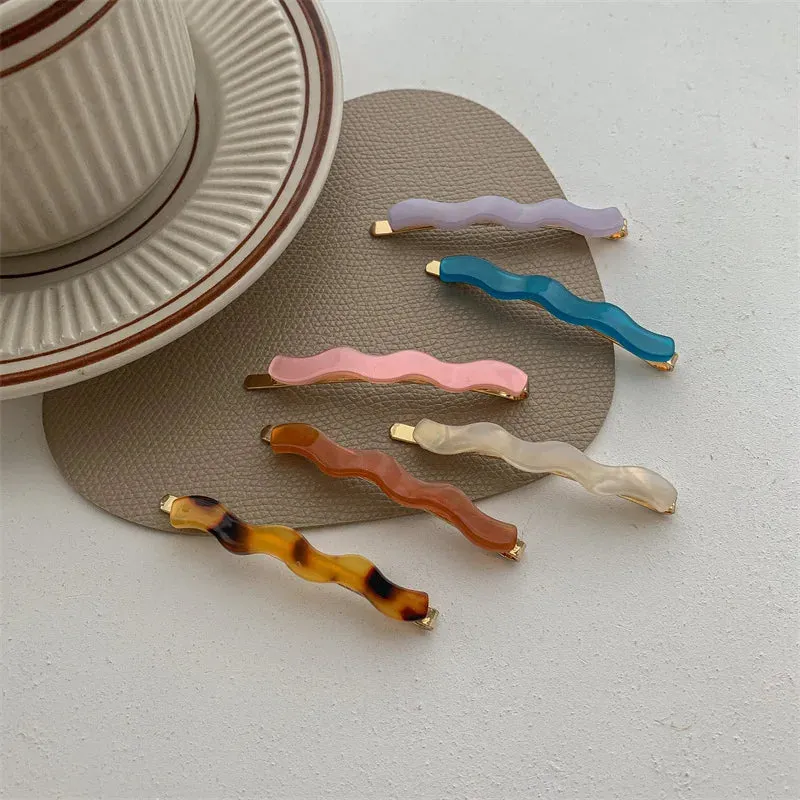 VAIGE Vibrant Geometric Metal Resin Hair Clips in Multicolor