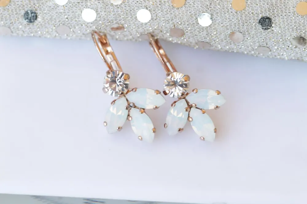 WHITE CRYSTAL EARRINGS